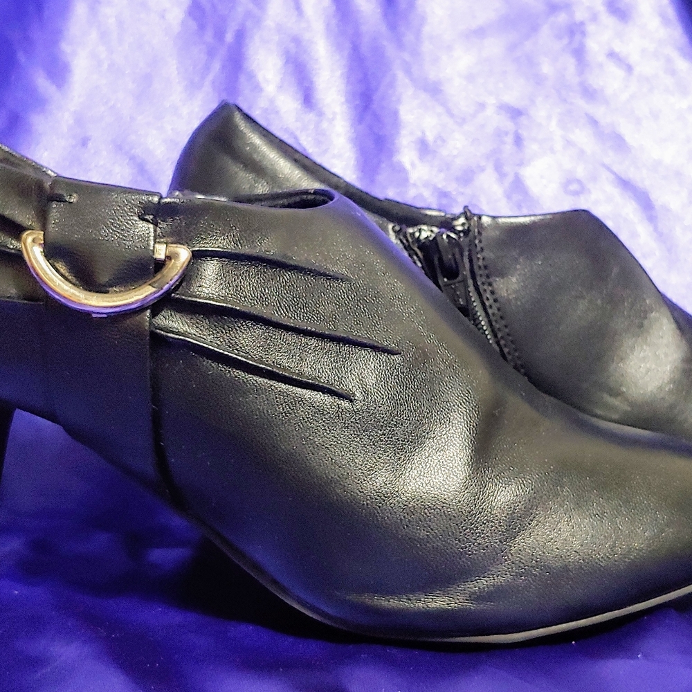 Low heel ankle bootie size 9